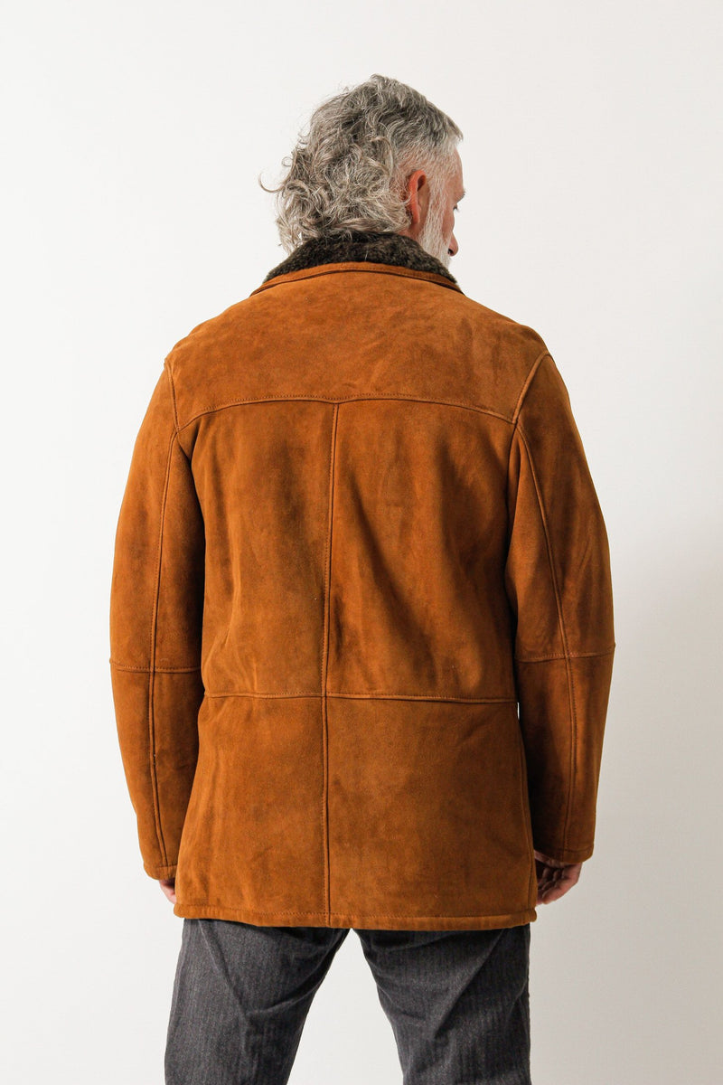 Längere leichte Herren Winterjacke aus Lammfell in Pelzvelour cognac 
