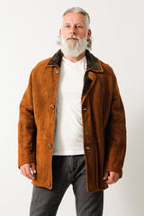 Längere leichte Herren Winterjacke aus Lammfell in Pelzvelour cognac 