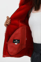 kurze rote gewachsene Damen-Lammfell-Schaffell-Jacke mit Kapuze & Reißverschluss