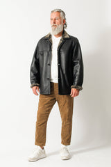 Klassische Herren Winter Lammfelljacke in schwarz nappiert zum knöpfen schließbar