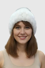 Pelzmütze weiß mit Bommel
