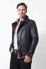 Kurze Herren Bikerstyle Lederjacke Schwarz  in Lammnappa ohne Wattierung