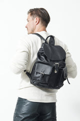 Herren Leder Rucksack aus Rindnappa schwarz mit vielen Taschen