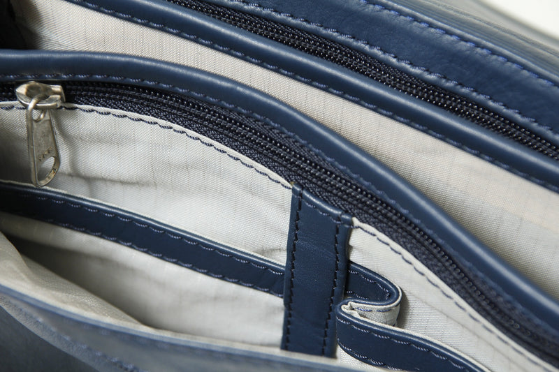 Kleine Damen Kalbsnappa Leder Schultertasche in Blau
