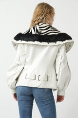 Schicke Damen Lederjacke in weiß mit schwarzen Kontrast und Pelzfutter