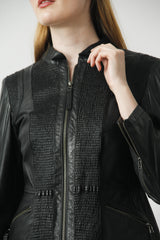 Schicke Damen kurz Lederjacke aus Lammnappa in schwarz mit Stehkragen 
