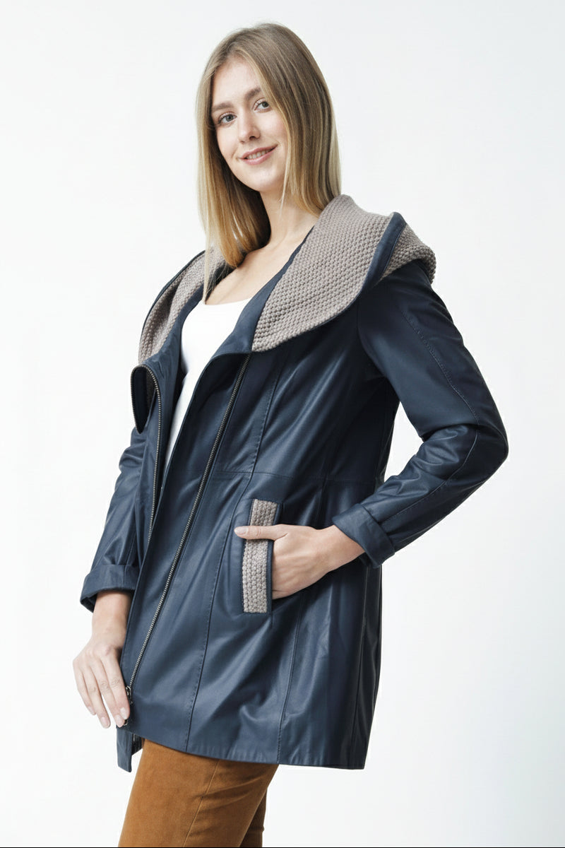Damen Lederjacke tailliert in Lammnappa blau/beige mit Kapuze gestrickt