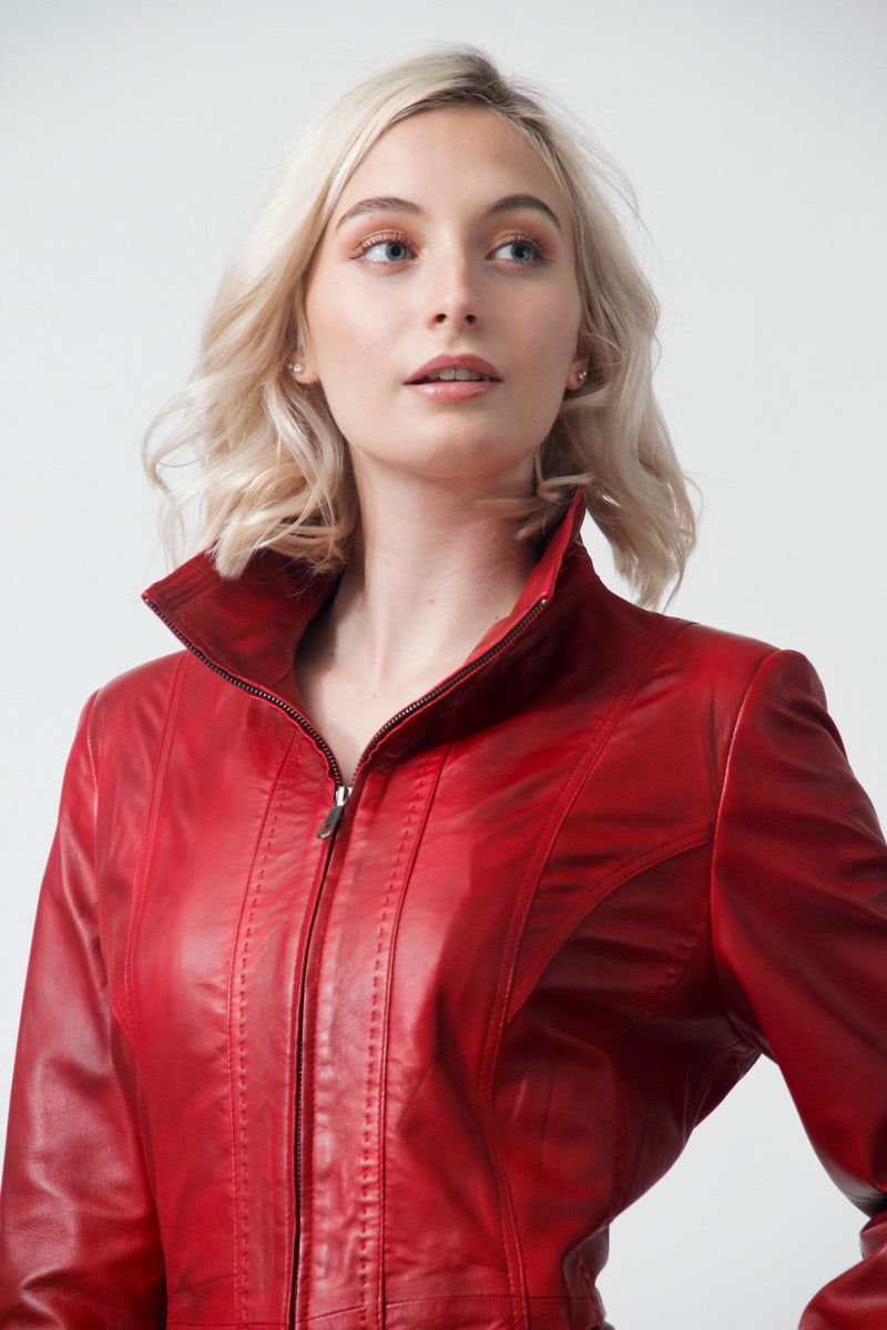 Kurze duenne Damen Lederjacke aus Lammnappa rot tailliert ohne Wattierung