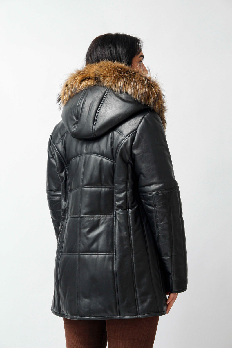 Damenlederparka aus Lammnappa in schwarz mit Volllederkapuze und Echten Fuchsstreifen