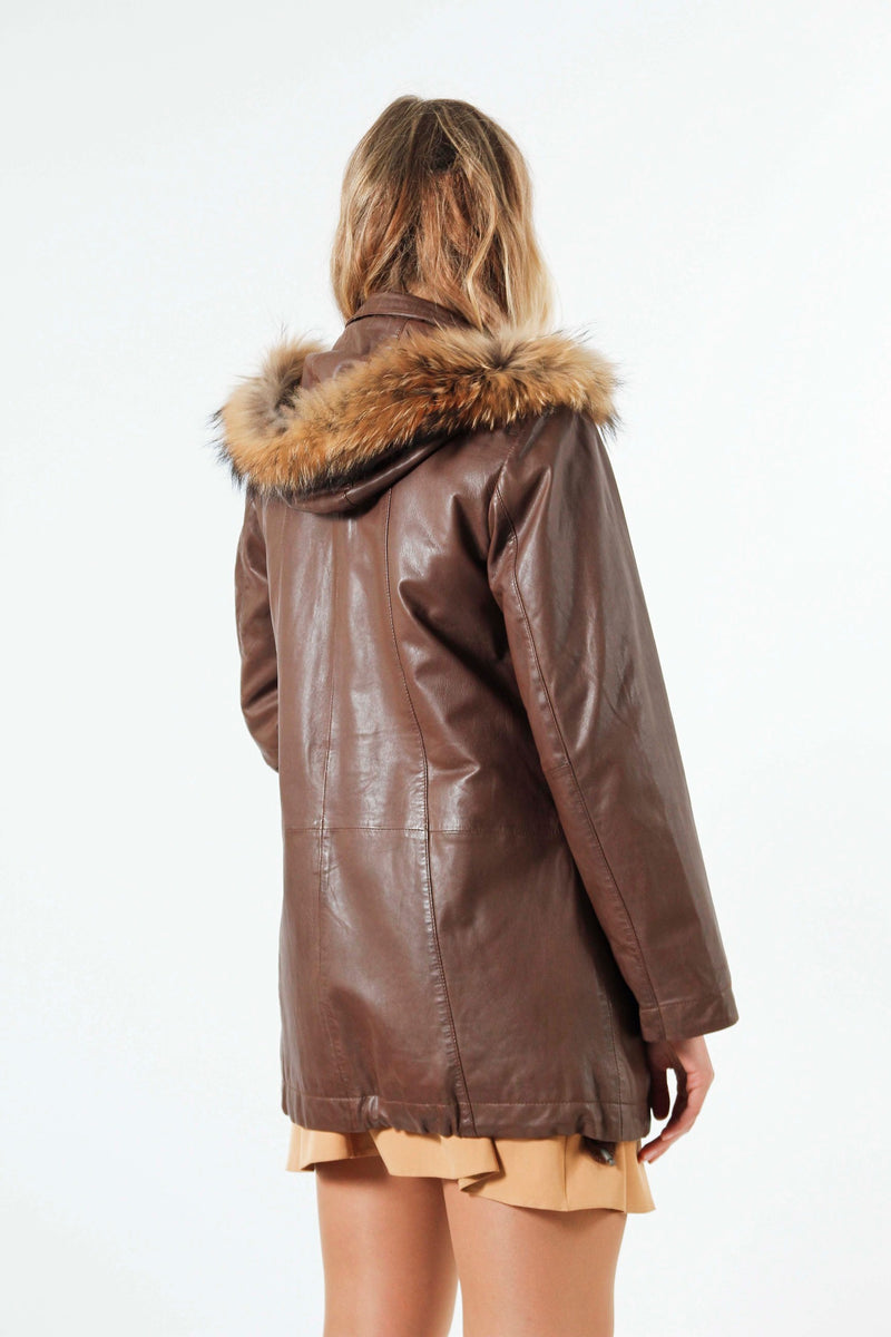 Damen Lederparka aus Lammnappa Zimt mit Kapuze und Finnraccoon Echtpelz