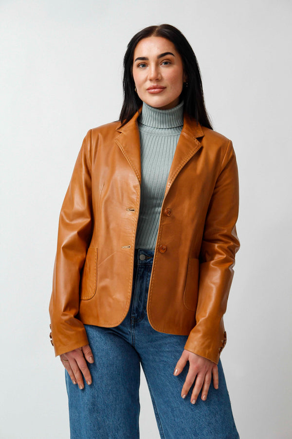 Elegante kurze Damen Blazer Lederjacke in Cognac aus Lammnappa