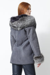 Damen Lammfelljacke lang mit Kapuze Silberfuchs Reißverschluss blaugrau