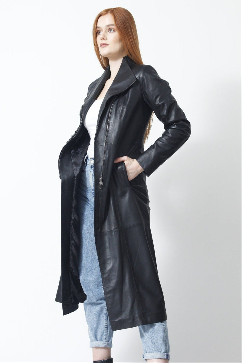 Schwarzer Figurbetonter Damen Ledermantel aus Lammnappa mit Reißverschluss