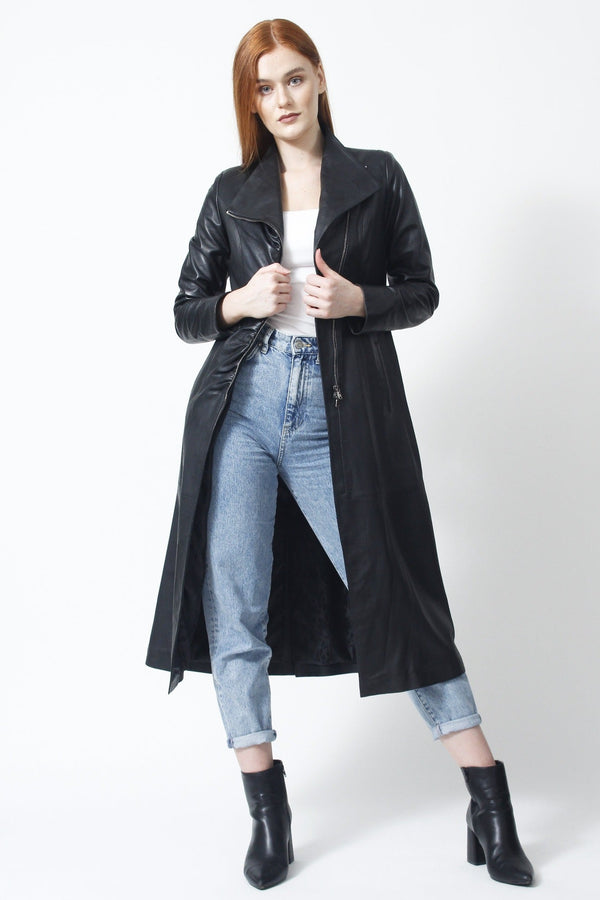 Schwarzer Figurbetonter Damen Ledermantel aus Lammnappa mit Reißverschluss