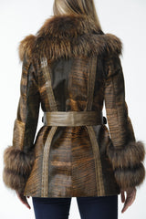 exklusive Damen Lammfelljacke entrofino mit Finnraccoon Verbrämung in Braun gemustert