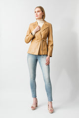 Eleganter Damen Lederblazer in camel aus Lammnappa mit Gürtel 