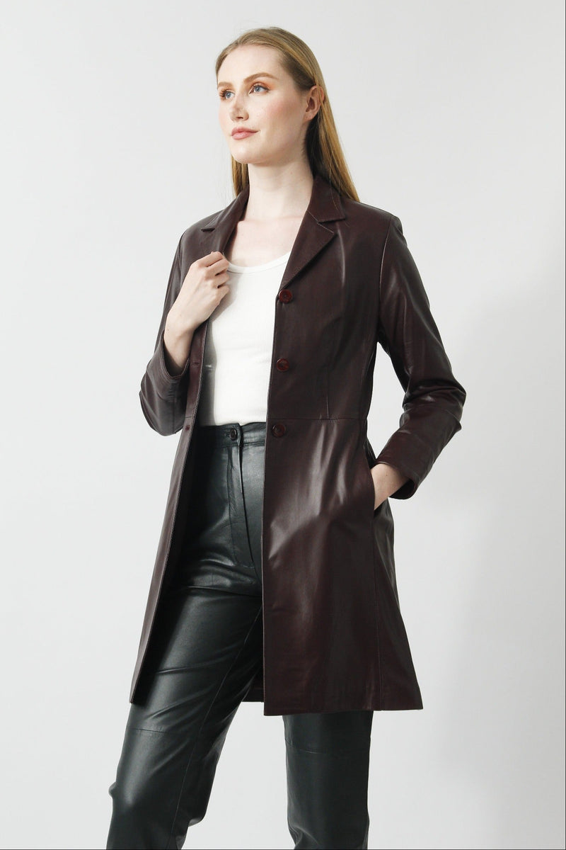 Dünner Damen Lederblazer in Geh-Rock Form in Lammnappa Oxblood