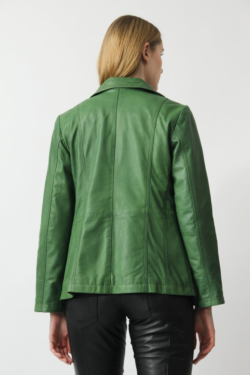 Kurze leichte Damen Lederjacke tailliert aus feinem Lammnappa in grün.