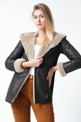 Braune leichte echte Damen Lammfelljacke  mit Kapuze und Reißverschluss