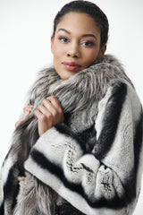 Kurze Damen Rexkanin-Pelzjacke mit großem Silberfuchskragen in schwarz weiss