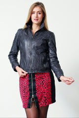 Kurze Damen Lederjacke Lammnappa talliert in dunkel Blau vintage Look, seitliche Riegel