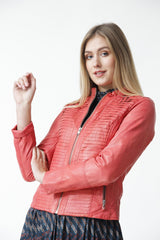 Kurze raffinierte taillierte Damen Lederjacke in Lammnappa rot antik mit Stehkrage