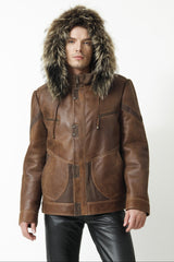 Kurze Herren Entrefinolammfelljacke mit Kapuze Finnraccoon Besatz in Braun Vintage