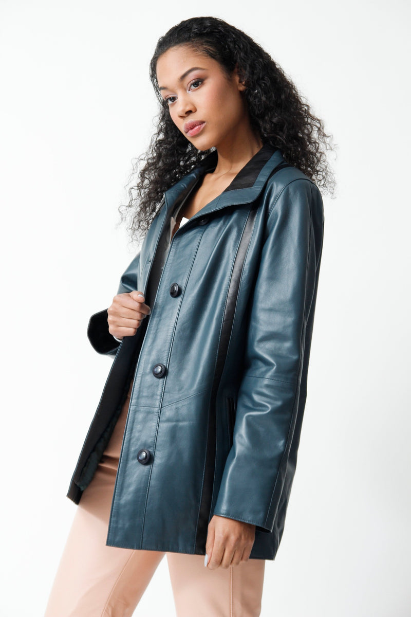 Sehr leichte lange Damen Lederjacke aus Lammnappa mit Knöpfen 