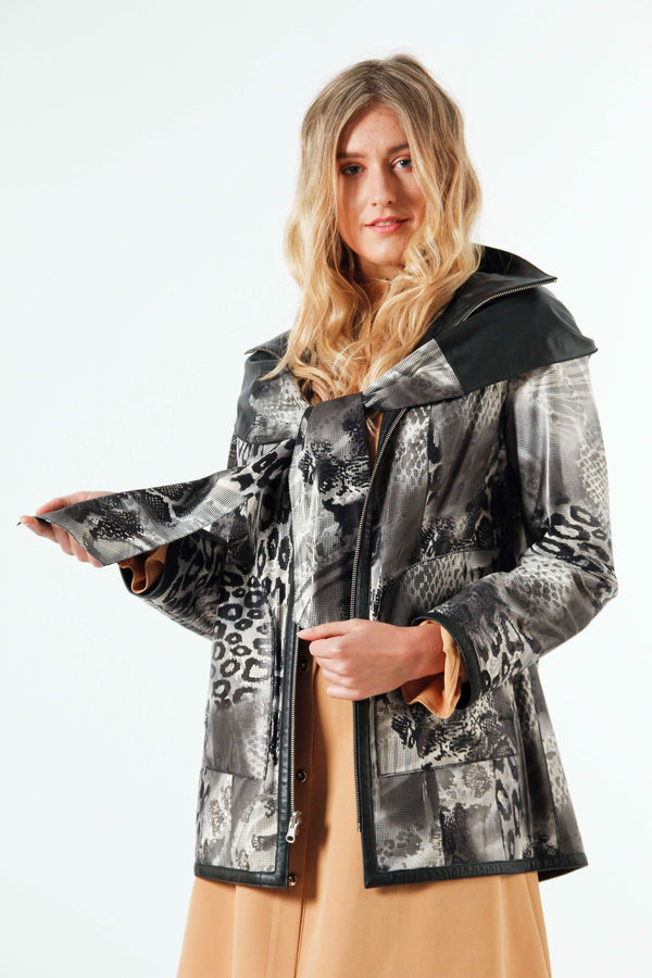 Lange Damen Lederjacke Lammnappa zum wenden mit Schalkapuze im Printdesign