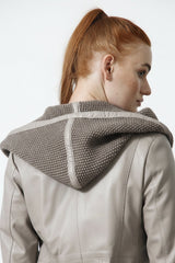 Damen Lederjacke tailliert in Lammnappa in Ivory mit Kapuze gestrickt