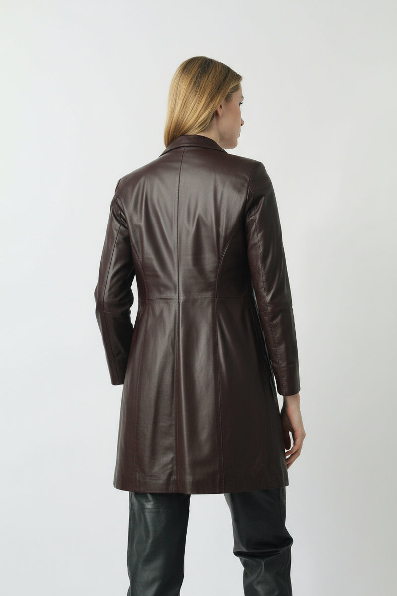 Damen Kurzmantel als Geh-Rock aus feinem Lammnappa in Oxblood 