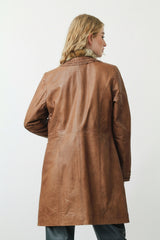 Figurbetonter Damen Kurzmantel aus Lammnappa mit Kaninverbrämung im Vintage Look