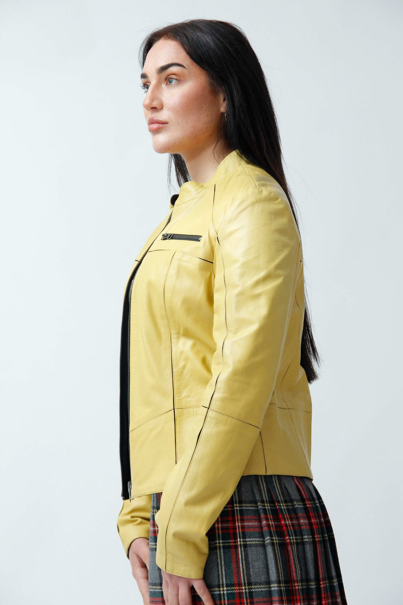Kurze dünne Damen Lammnappa Lederjacke in Gelb mit Stehkragen tailliert
