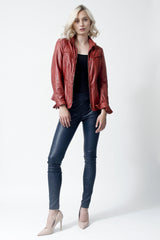 Kurze Damen Lederjacke aus weichem Lammnappa in Rot taillierter Schnitt