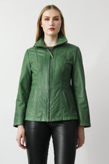Kurze leichte Damen Lederjacke tailliert aus feinem Lammnappa in grün.