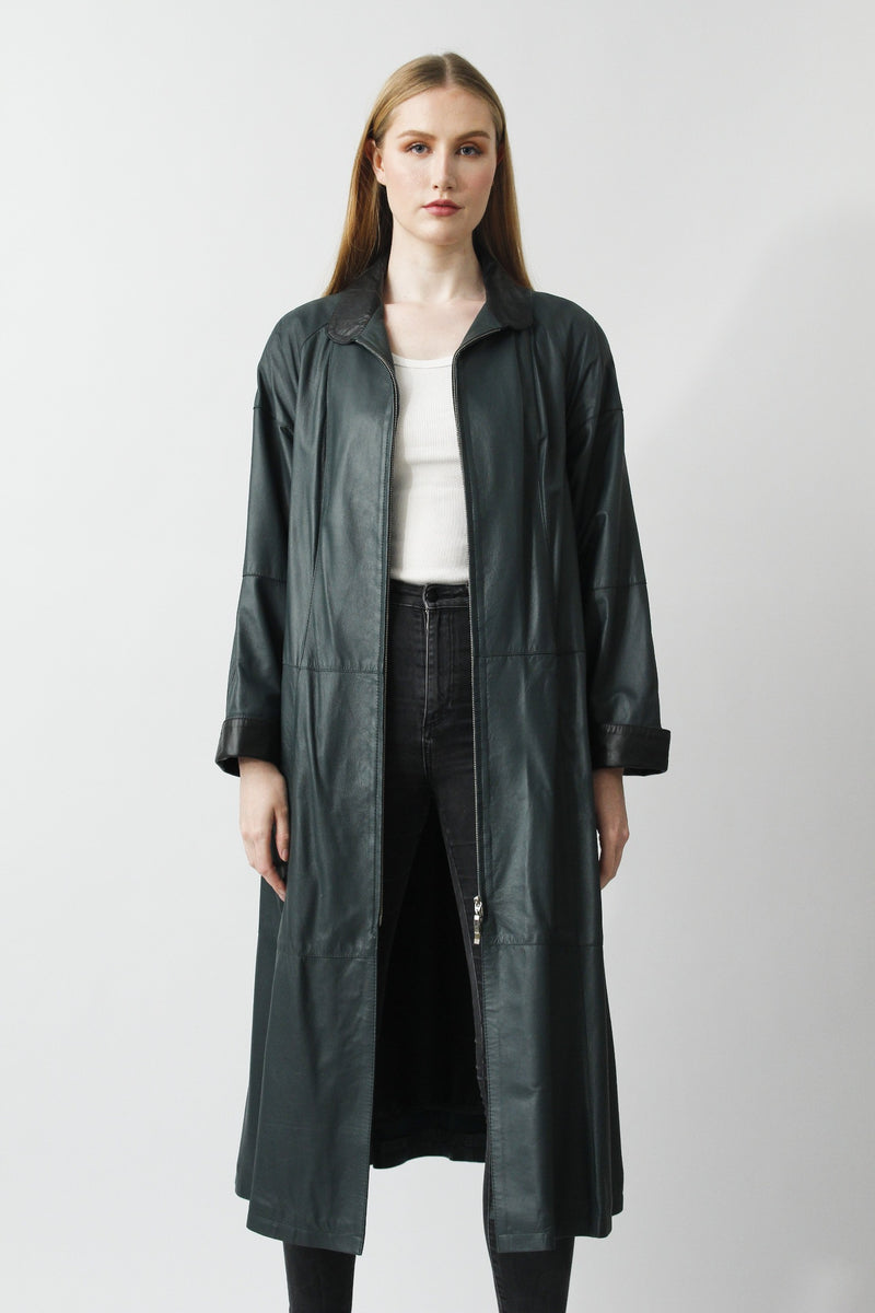 Langer Damen Mantel in Petrol mit Schalkapuze und aus weichem Ziegennappa